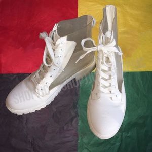 SOLD- UNIQUE BOOTS (Sz- 8US Womens)